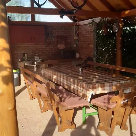 Hajnalka Vendeghaz Διαμέρισμα Balatonoszod